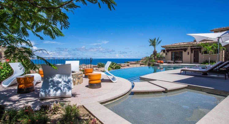 6.-Estate-16-Firepit-LR-1140x620